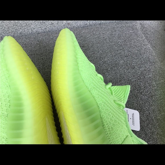 adidas Yeezy Boost 350 V2 Glow - Picture 6 of 10